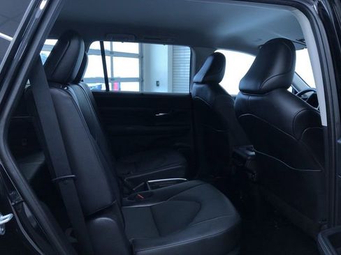Certified 2025 Toyota Grand Highlander AWD image 23