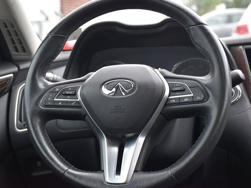 Used 2019 INFINITI Q50 Luxe w/ Essential Package (3.0T Luxe) AWD/4WD image 12