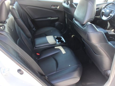 Used 2018 Toyota Prius Prime Premium FWD image 18