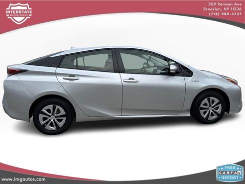 Used 2017 Toyota Prius Two image 8