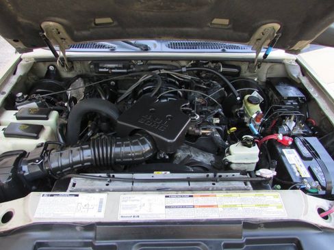 Used 2001 Ford Explorer Sport Trac 2WD image 29