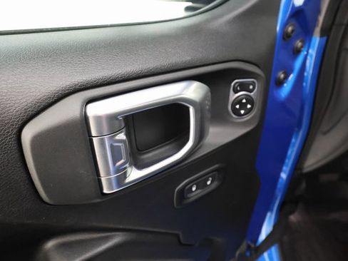 Used 2024 Jeep Wrangler Unlimited image 9