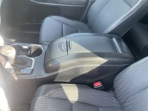 Used 2015 Toyota Highlander LE image 28