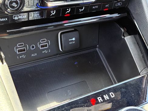Used 2023 Jeep Grand Cherokee L Laredo AWD/4WD image 8