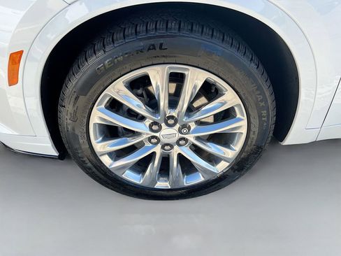 Used 2021 Cadillac XT6 Premium Luxury image 34