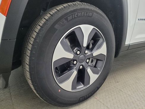 Used 2022 Jeep Grand Cherokee Limited 4xe image 31