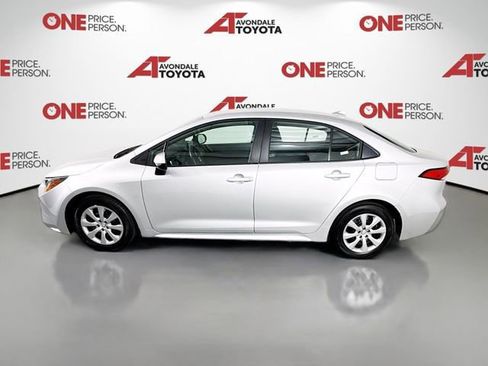Certified 2025 Toyota Corolla LE FWD image 5