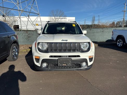 Used 2019 Jeep Renegade Latitude w/ Cold Weather Group image 2