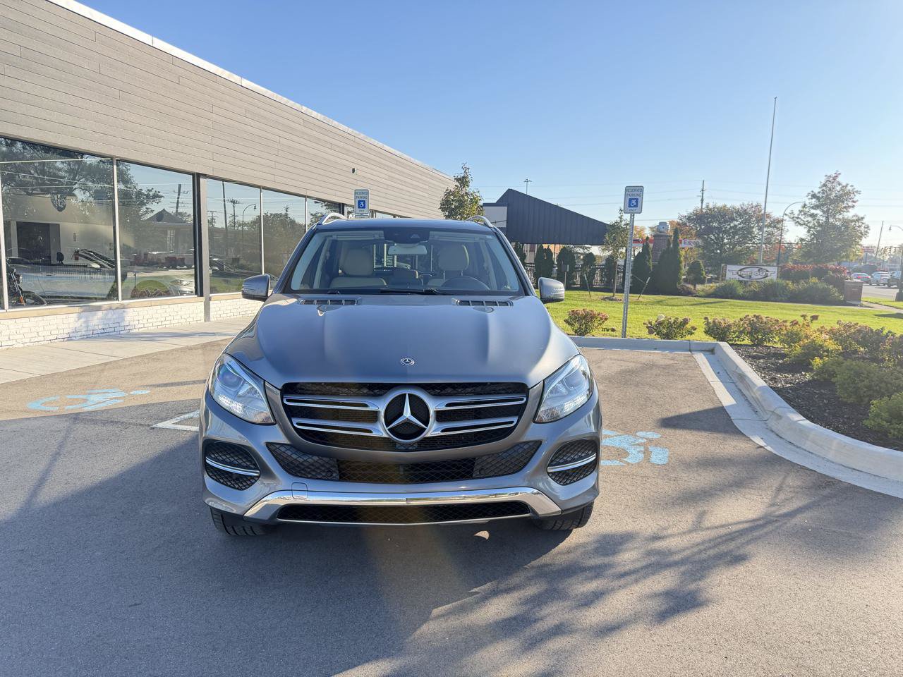 Used 2018 Mercedes-Benz GLE 350 4MATIC image 2