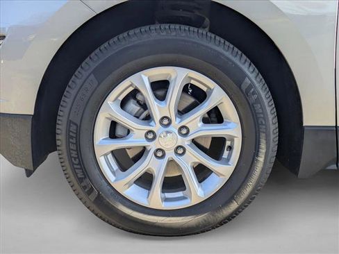 Used 2019 Chevrolet Equinox LS image 23