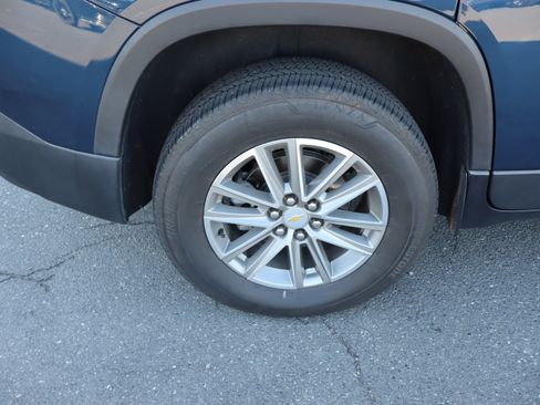 Certified 2023 Chevrolet Traverse LT image 40