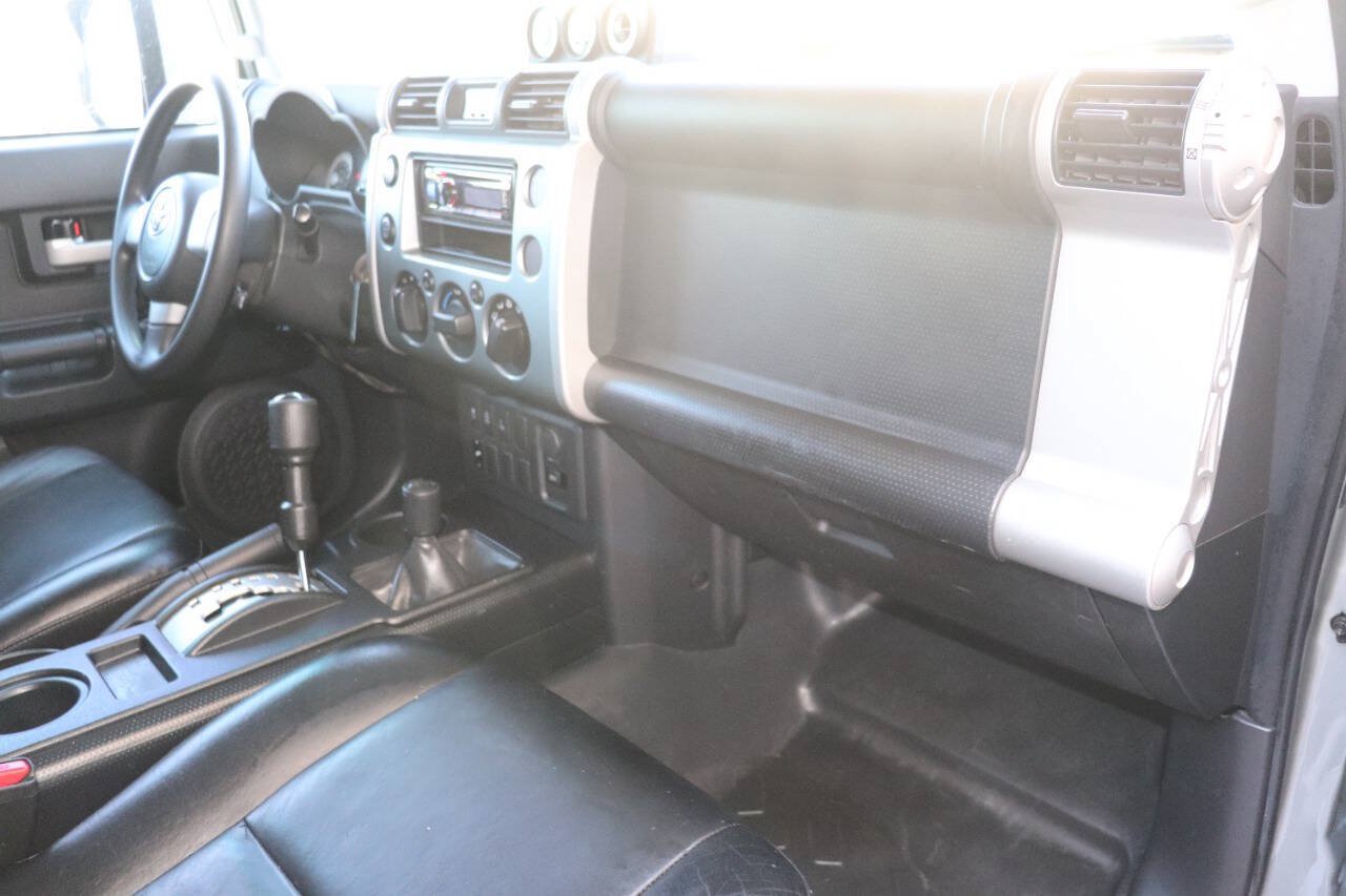 Used 2010 Toyota FJ Cruiser 4WD w/ Convenience Pkg image 27