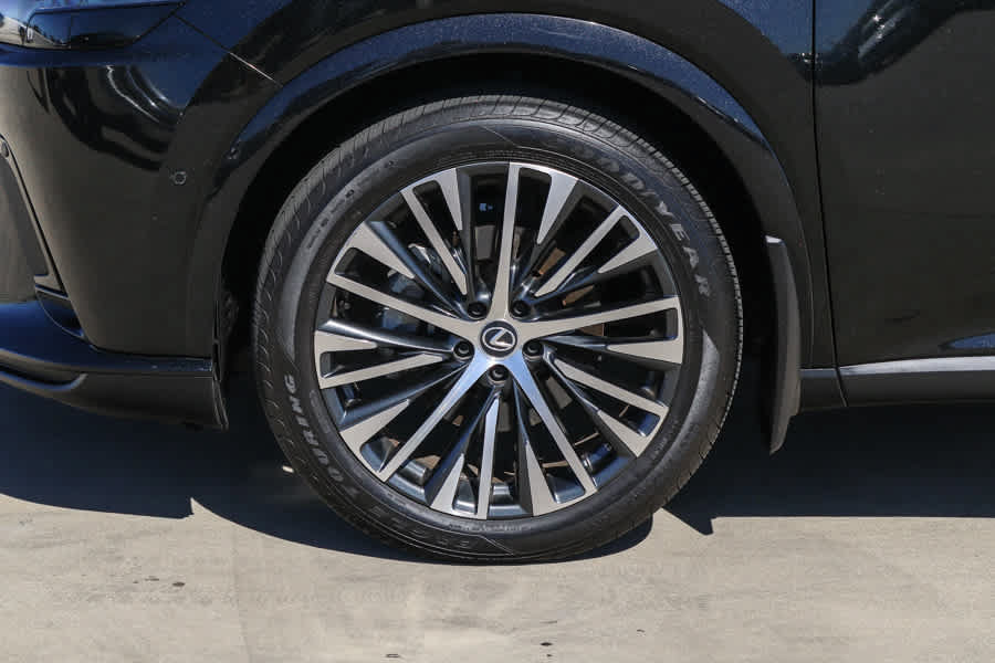 Used 2024 Lexus RX 350 Premium Plus w/ Convenience Package FWD image 11