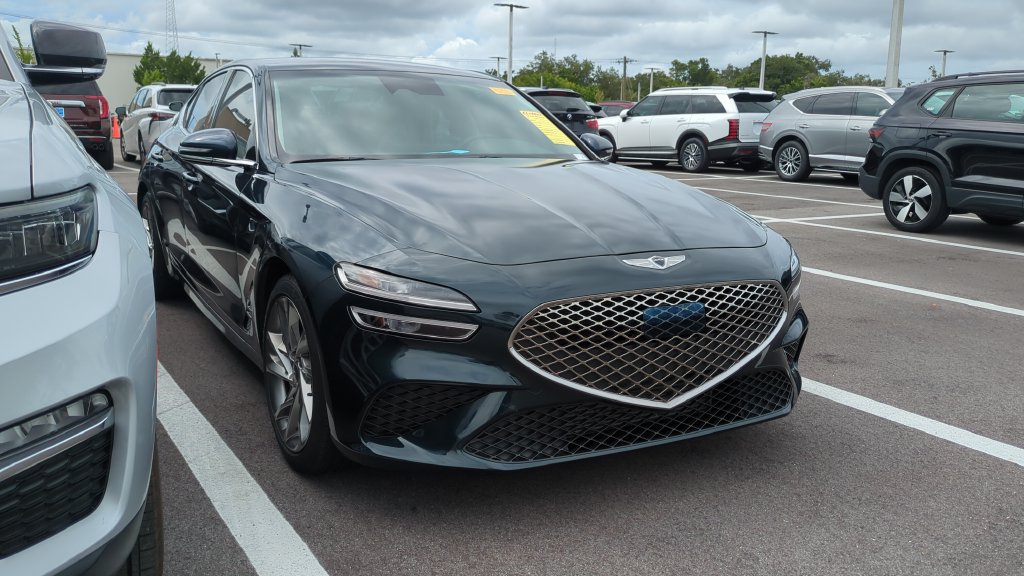 Used 2022 Genesis G70 2.0T RWD image 2