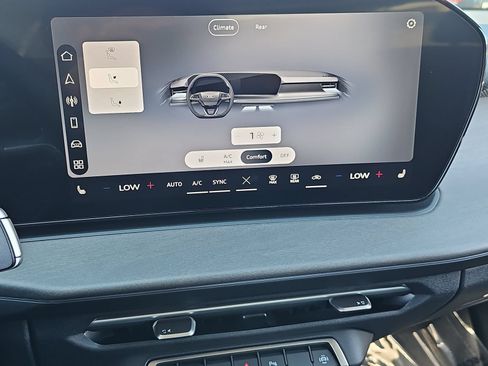New 2026 Audi Q3 quattro 2.0T AWD/4WD image 26