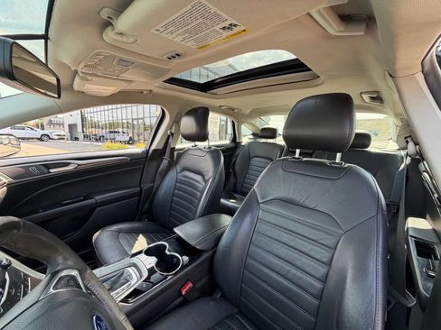 Used 2014 Ford Fusion SE w/ Equipment Group 202A FWD image 9