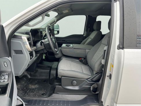 Used 2024 Ford F250 XL w/ XL Chrome Package RWD image 8