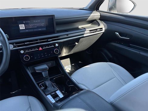 Used 2025 Hyundai Santa Cruz SEL FWD image 22