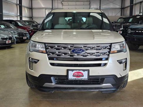 Used 2018 Ford Explorer XLT w/ Equipment Group 202A image 2