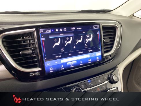 Used 2024 Chrysler Pacifica Touring-L image 5