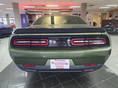 Used 2018 Dodge Challenger SXT w/ Blacktop Package image 5