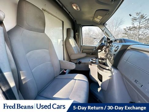 Used 2016 Ford E-450 and Econoline 450 Super Duty image 21