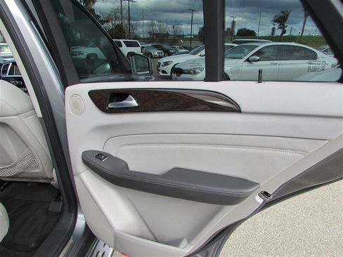 Used 2013 Mercedes-Benz ML 350 4MATIC image 39