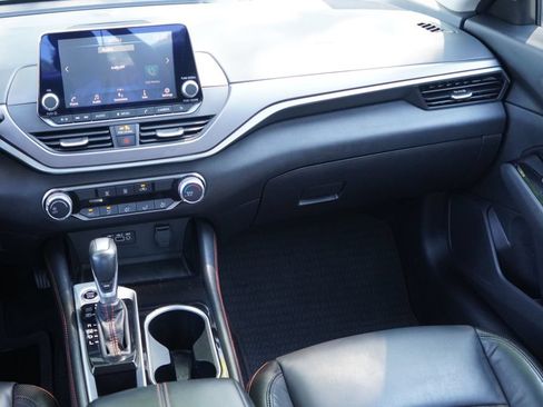 Used 2024 Nissan Altima 2.5 SR FWD image 24