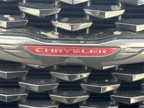 Used 2021 Chrysler 300 S image 8