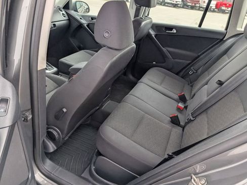 Used 2012 Volkswagen Tiguan S image 11