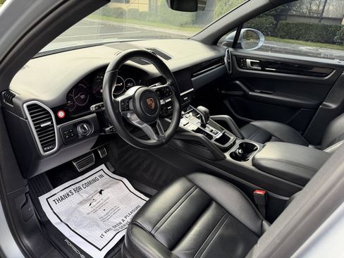Used 2019 Porsche Cayenne S w/ Premium Package AWD/4WD image 13