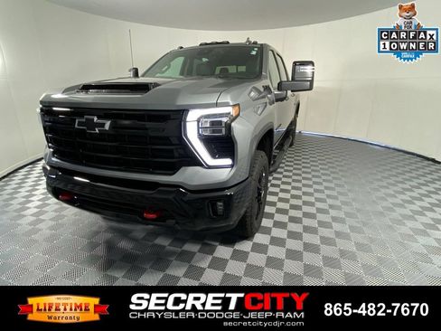 Used 2025 Chevrolet Silverado 2500 LTZ w/ Trail Boss Package AWD/4WD image 3