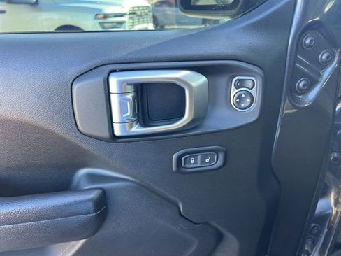 Used 2023 Jeep Gladiator Mojave w/ Trailer Tow Package AWD/4WD image 6
