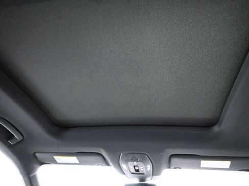 Used 2024 Porsche Macan 4 Electric image 27