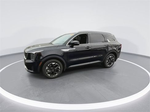 Used 2025 Kia Sorento S w/ Panoramic Sunroof Package image 4