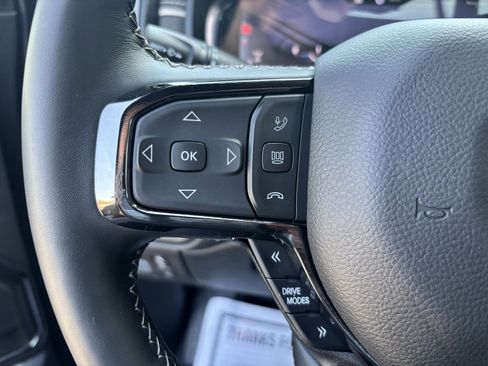 Used 2025 RAM 1500 Limited AWD/4WD image 32
