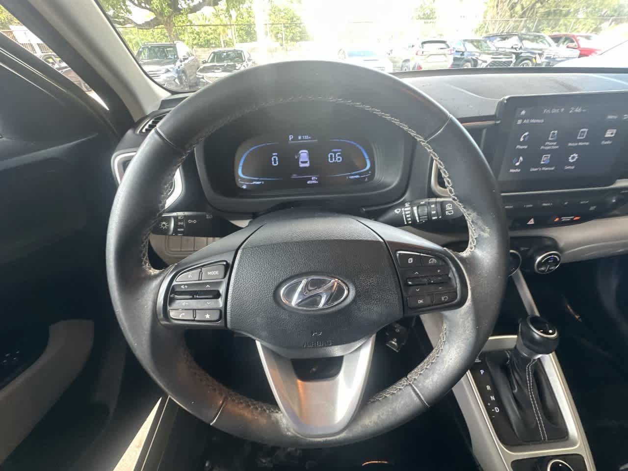 Used 2023 Hyundai Venue SEL FWD image 15