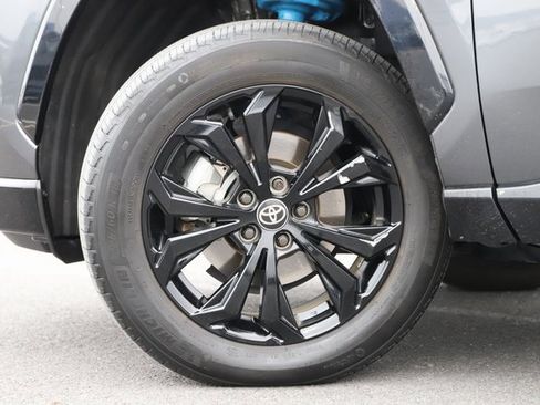 Used 2023 Toyota RAV4 SE image 2