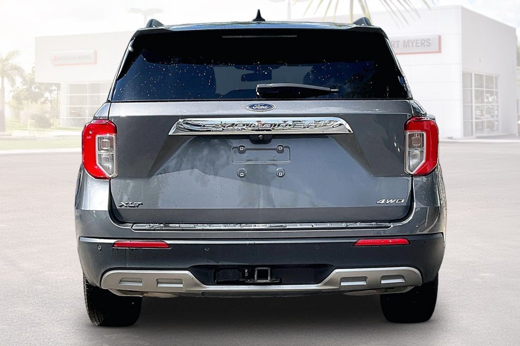 Used 2023 Ford Explorer XLT AWD/4WD image 16