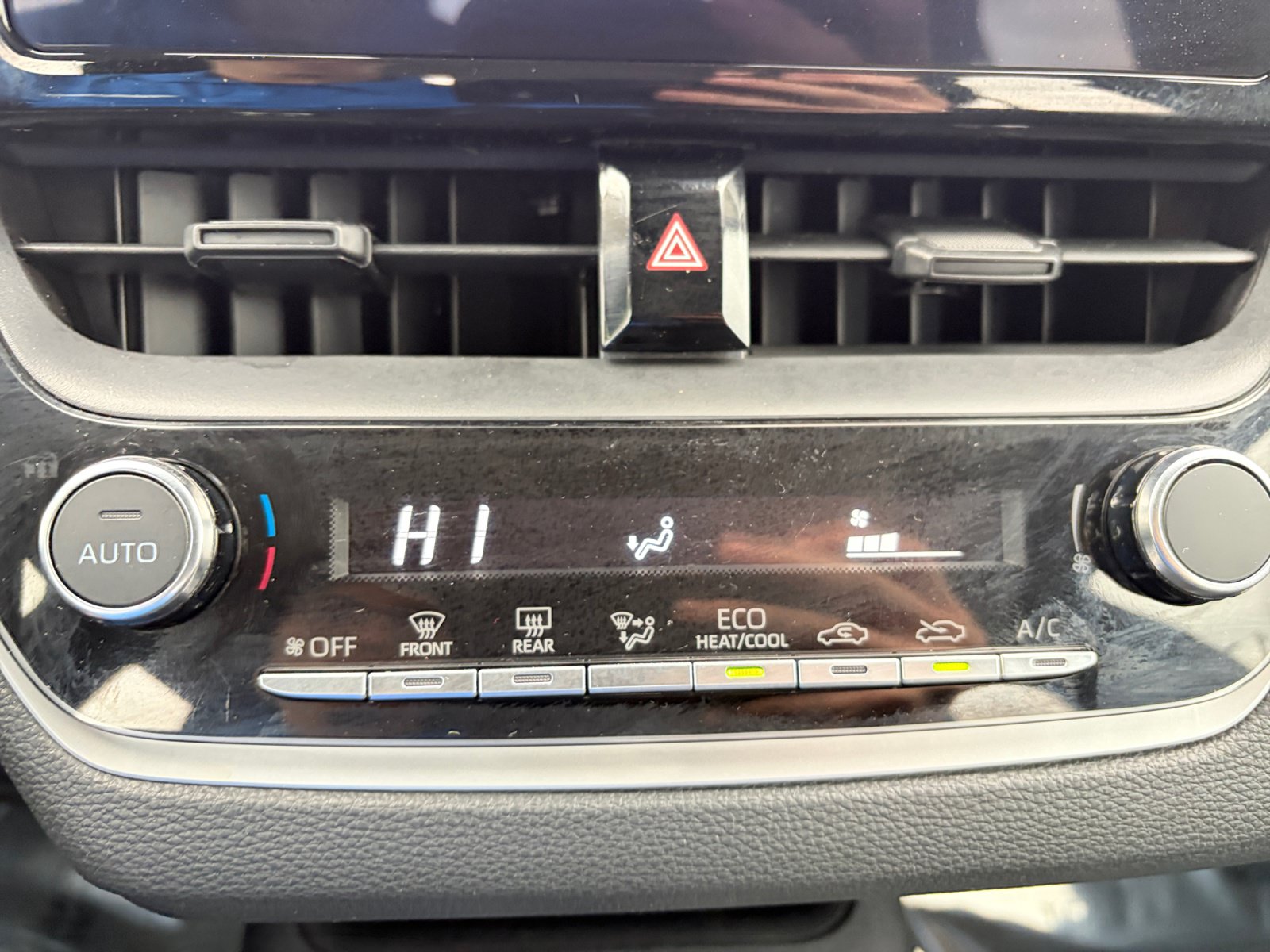 Used 2024 Toyota Corolla LE FWD image 21