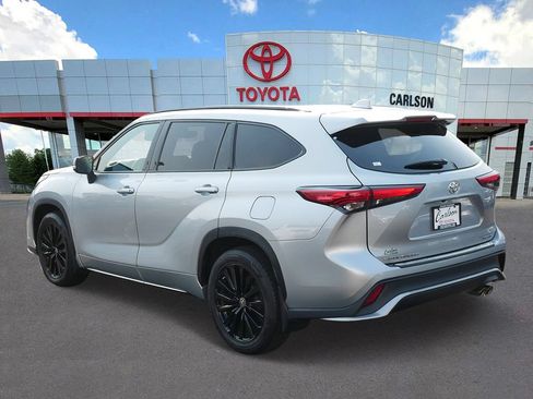 Used 2023 Toyota Highlander XSE AWD/4WD image 6