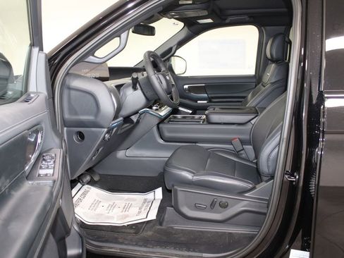 New 2025 Ford Expedition Platinum w/ Stealth Performance Package image 22