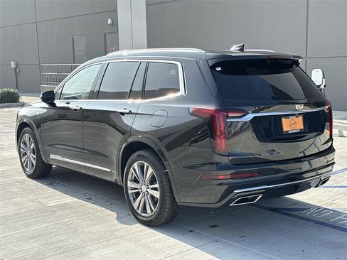 Used 2025 Cadillac XT6 Premium Luxury image 5