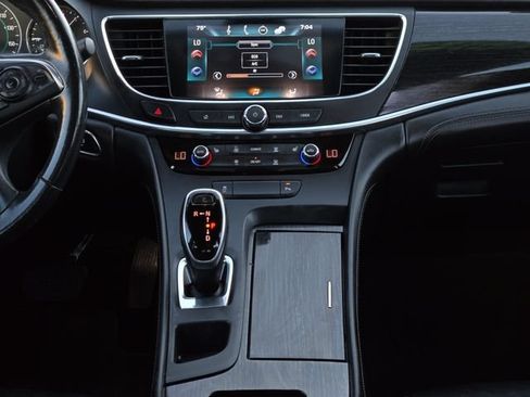 Used 2017 Buick LaCrosse Essence FWD image 18