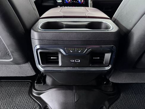 Certified 2025 GMC Sierra 3500 Denali Ultimate AWD/4WD image 29