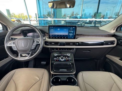 Used 2021 Lincoln Nautilus Reserve image 4