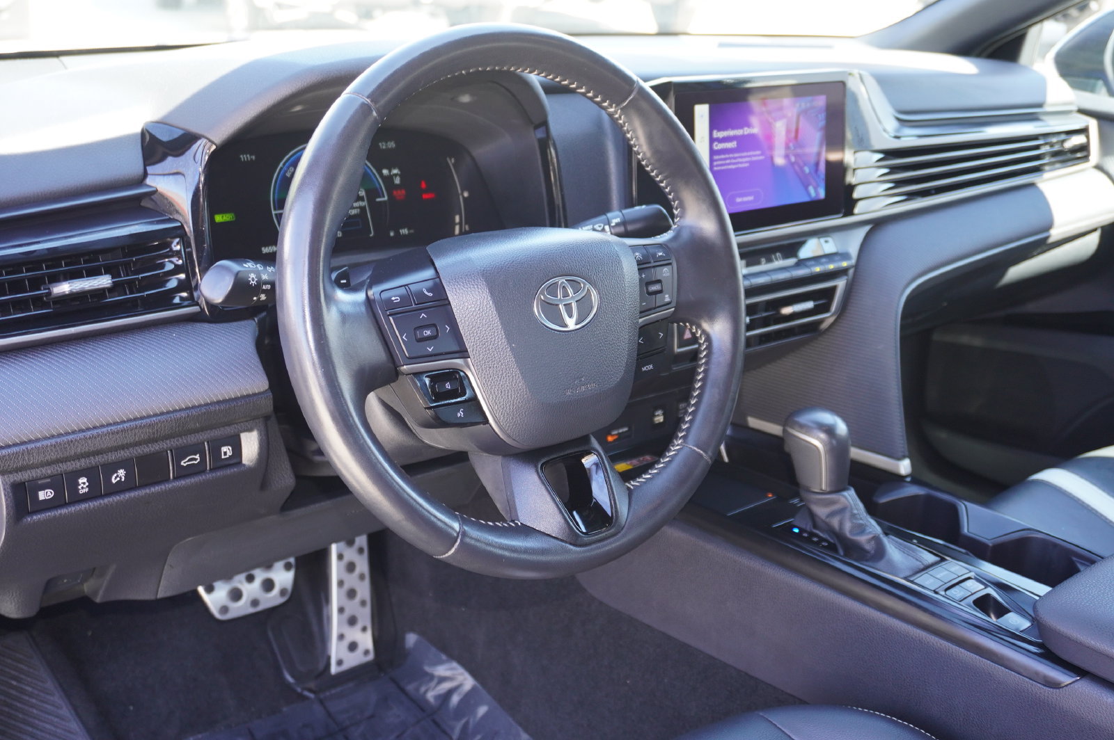 Certified 2025 Toyota Camry SE FWD image 11