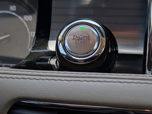 Used 2021 Lincoln Corsair FWD w/ Convenience Package image 34