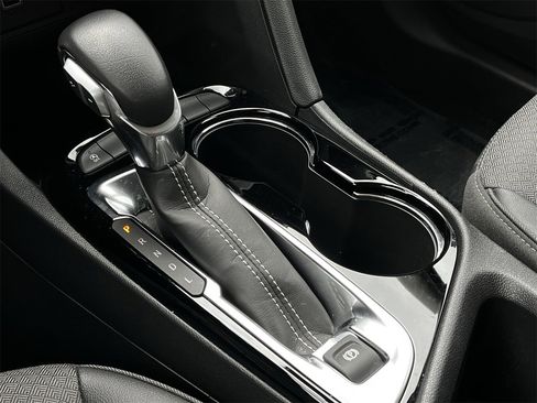 Used 2023 Buick Encore GX Select image 17