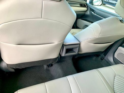 Used 2023 Toyota Camry SE FWD image 19